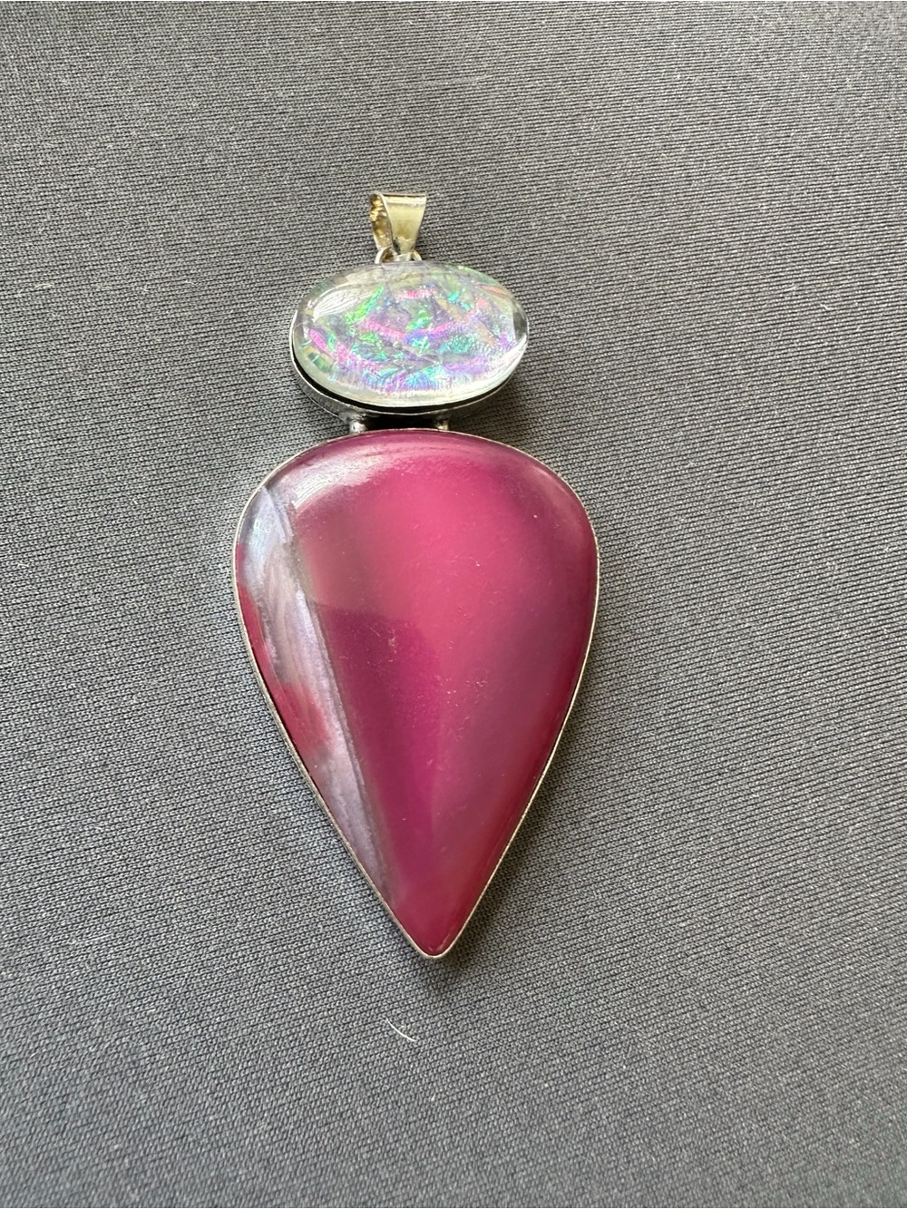 🆕 Silver Fuchsia  Pink 
 Pendant with Opalescent Accent!!! Brand New!!!